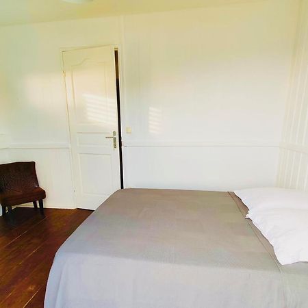 Location Maison Bleue Avec Piscine Privative Au Carbet Martinique Le Carbet Ngoại thất bức ảnh