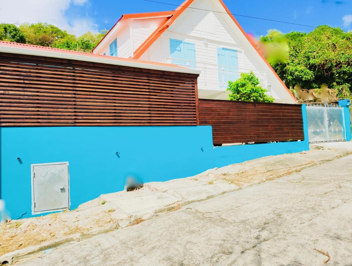 Location Maison Bleue Avec Piscine Privative Au Carbet Martinique Le Carbet Ngoại thất bức ảnh