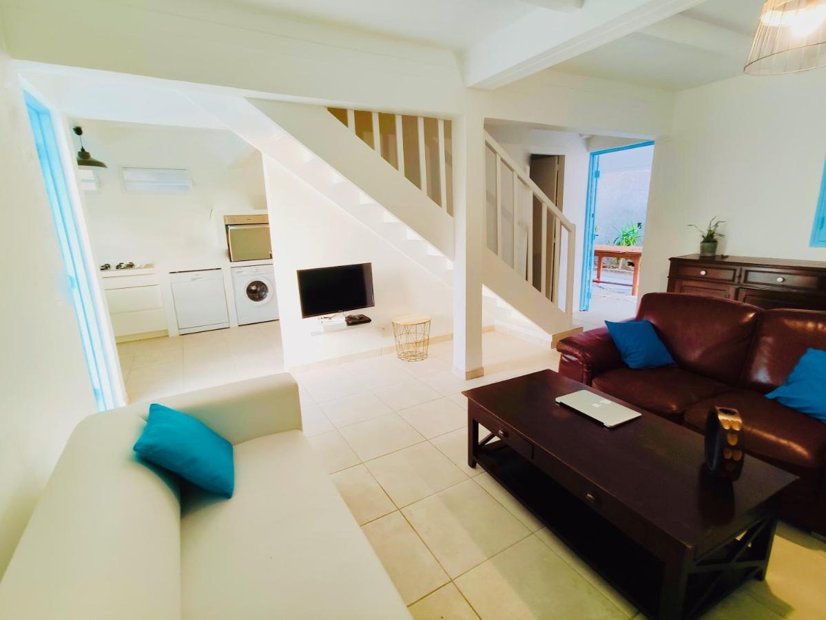 Location Maison Bleue Avec Piscine Privative Au Carbet Martinique Le Carbet Ngoại thất bức ảnh