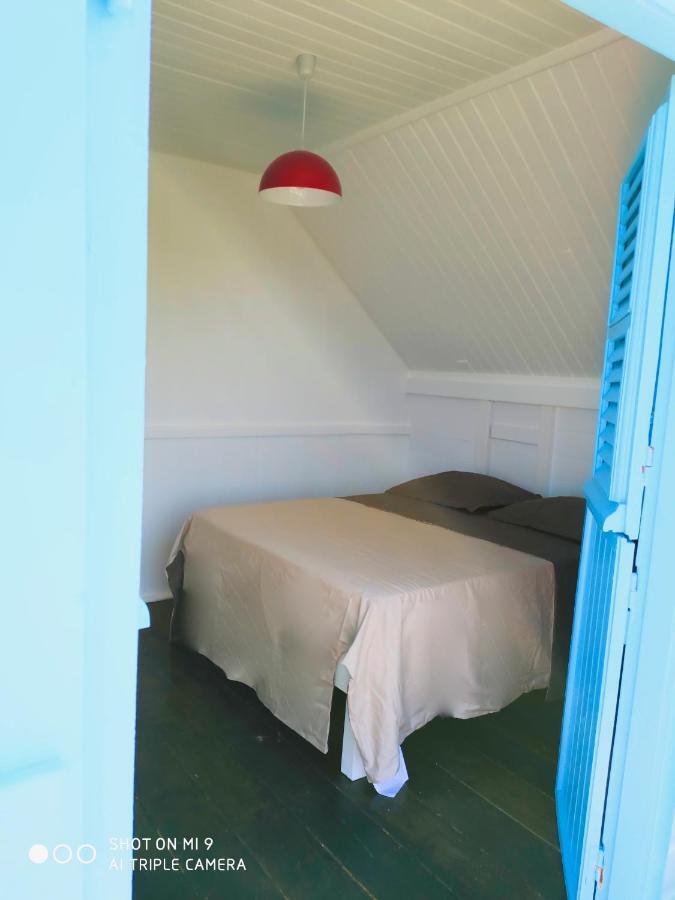 Location Maison Bleue Avec Piscine Privative Au Carbet Martinique Le Carbet Ngoại thất bức ảnh