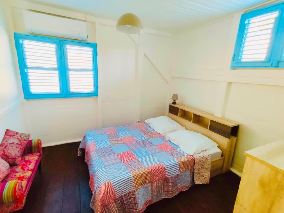 Location Maison Bleue Avec Piscine Privative Au Carbet Martinique Le Carbet Ngoại thất bức ảnh